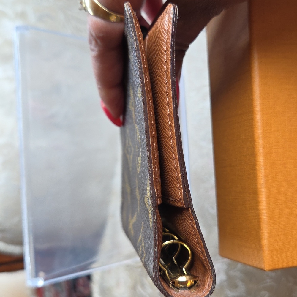 Louis Vuitton Monogram Brown and Gold Agenda Cover/Passport Holder - Picture 7 of 8